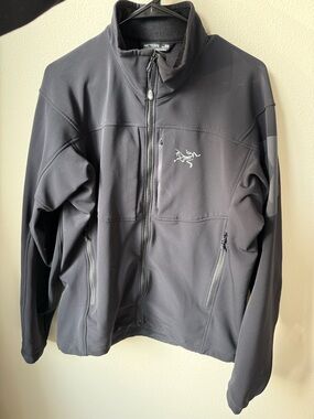 Arc'teryx Men's Black Jacket - Full Zip